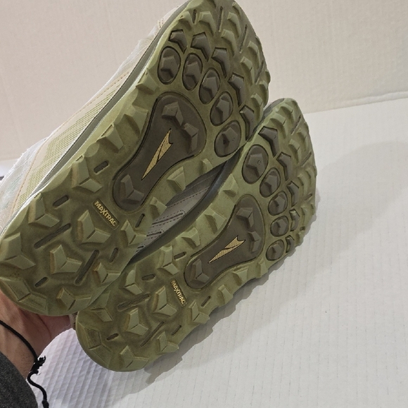 Altra Lone Peak 6 Women's Athletic Shoes in Green and Cream Size 9.5 - Picture 11 of 11